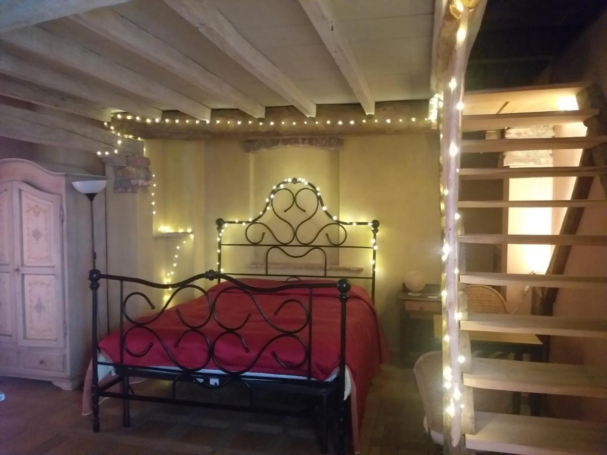 カヴール La Via' Bed & Breakfast エクステリア 写真