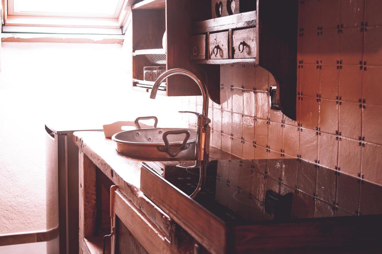 カヴール La Via' Bed & Breakfast エクステリア 写真