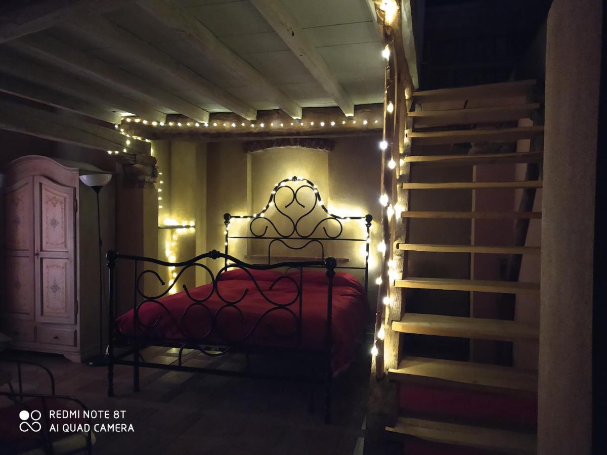 カヴール La Via' Bed & Breakfast エクステリア 写真