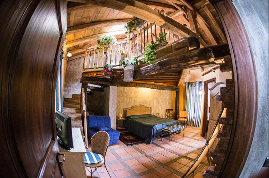 カヴール La Via' Bed & Breakfast エクステリア 写真