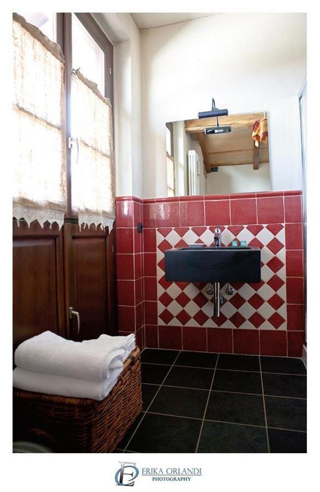 カヴール La Via' Bed & Breakfast エクステリア 写真